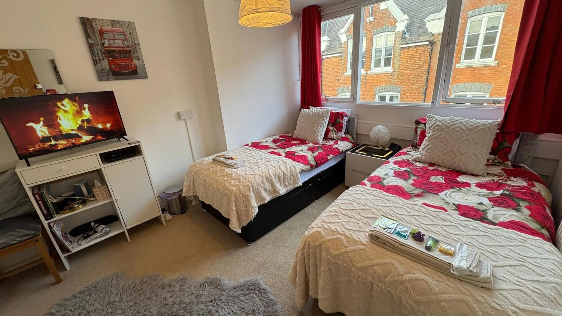 Jeans Place Watergate St Rows Near Racecourse Chester Bed & Breakfast